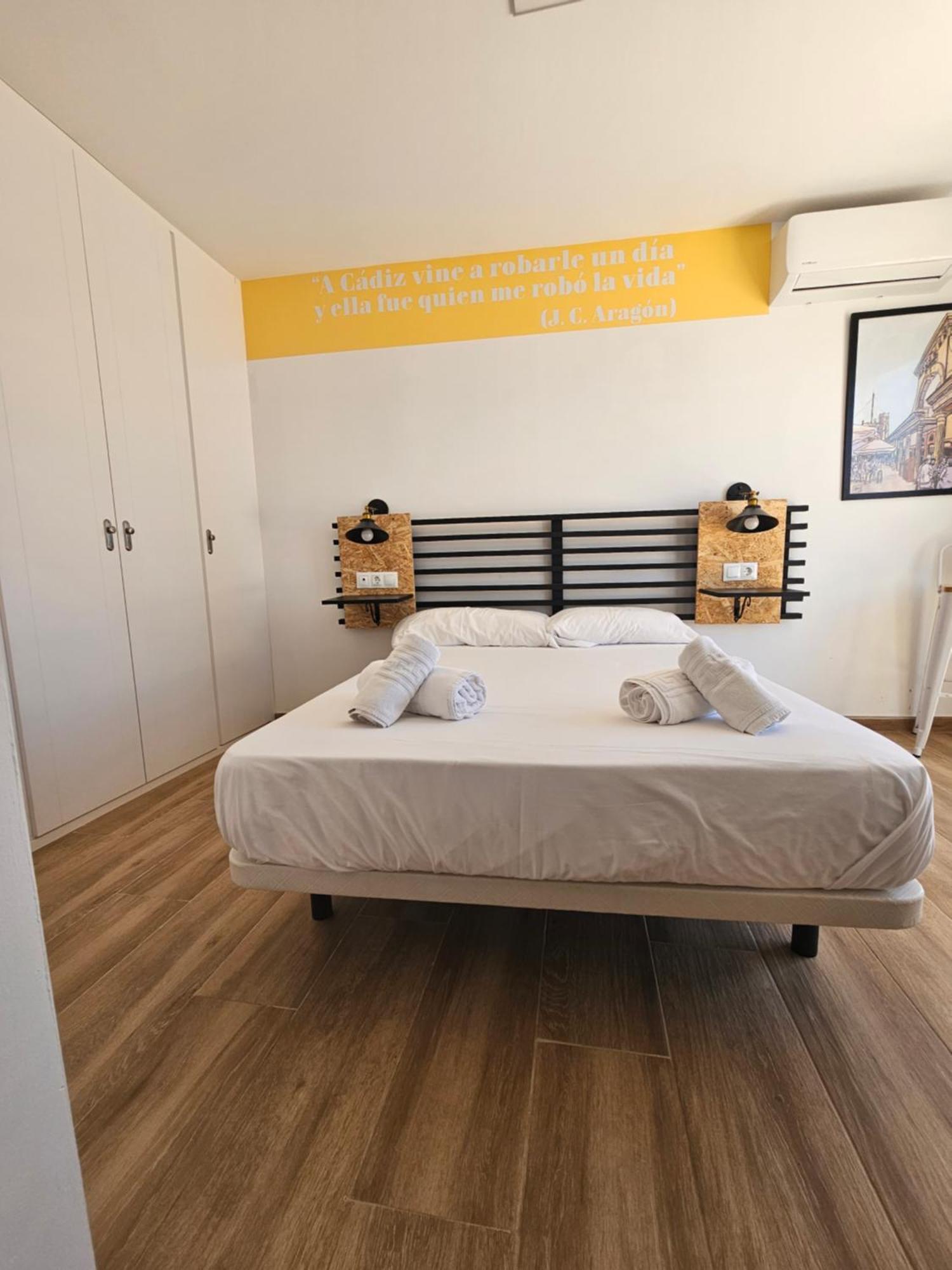 Apartamentos Plaza Santo Domingo Cadiz Dış mekan fotoğraf
